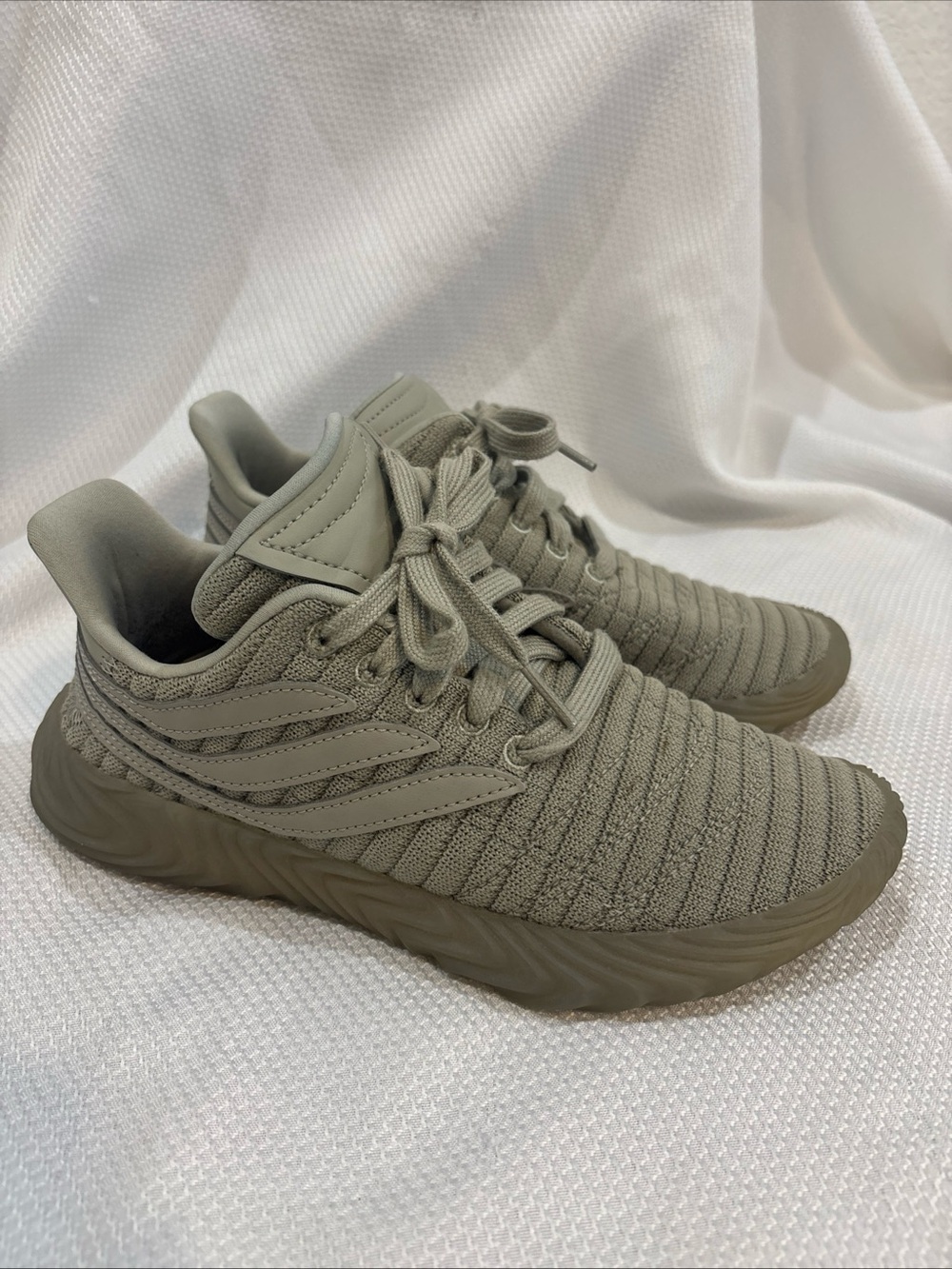 Adidas ORIGINALS Mens Size 5, Women 6.5  SOBAKOV Trainers/Sneakers Gray Retro